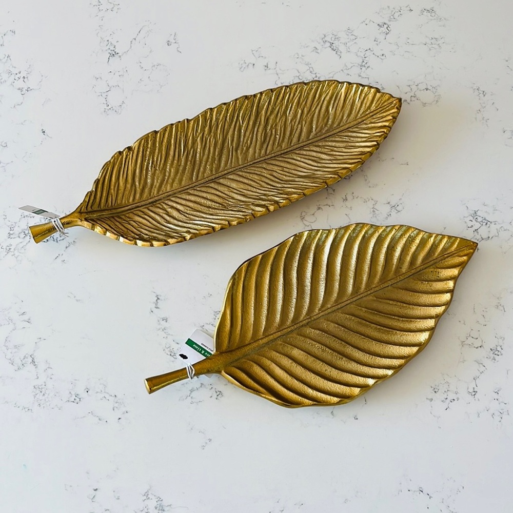 Place & Time Summer long Leaf Tray-Gold - Picture 13 of 14